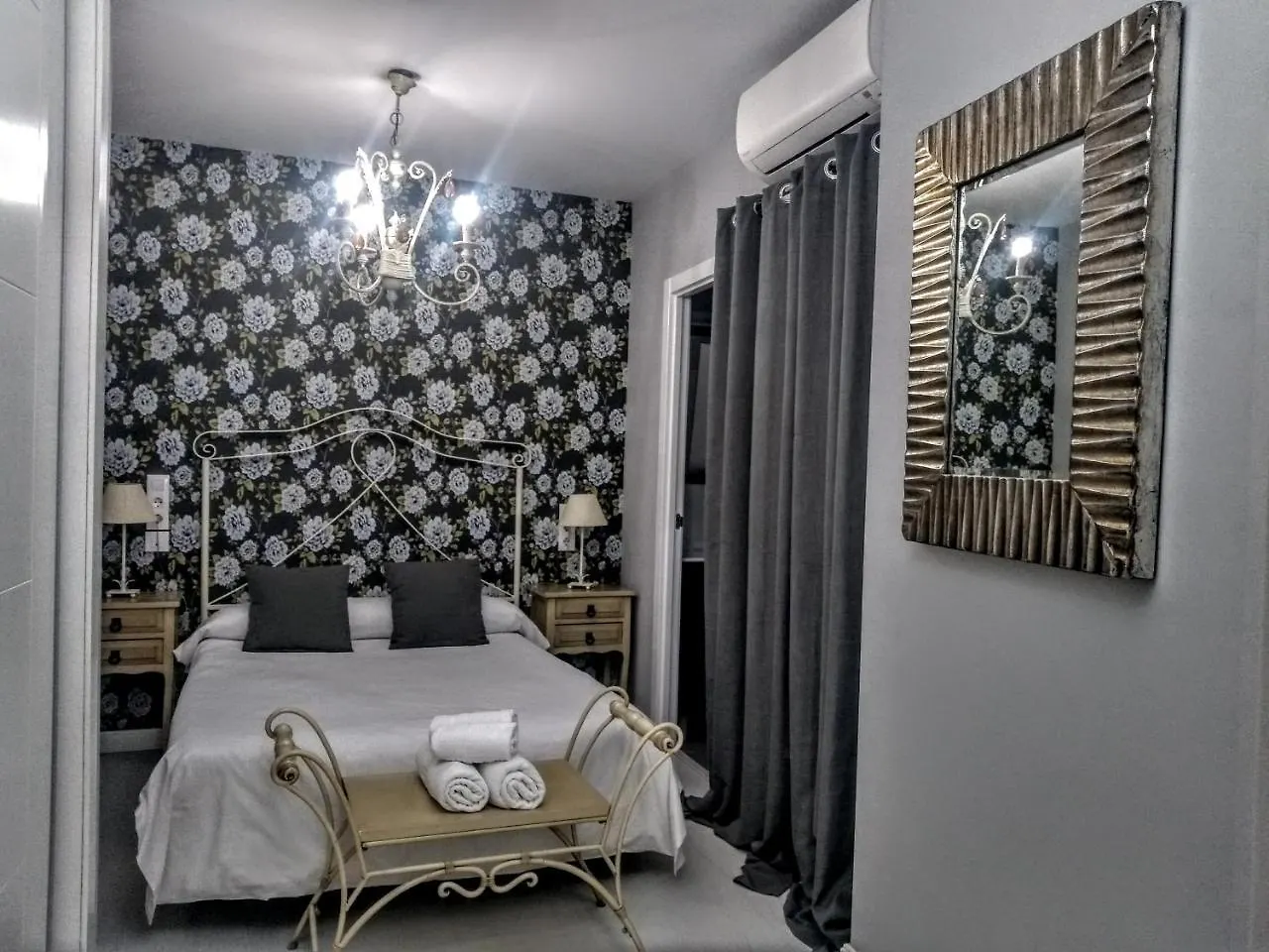 Apartamentos Columela Cadix